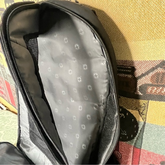 Swiss Gear Laptop BackPack 18.5 inch - Picture 10 of 10